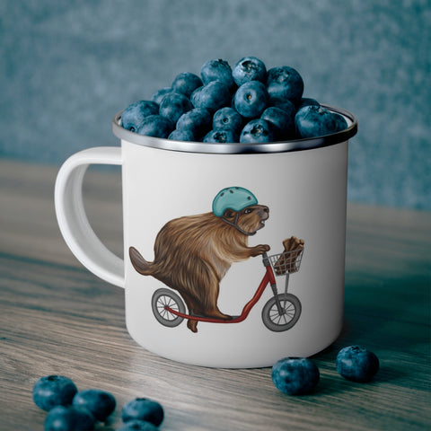 Tasse en émail castor en trotinette