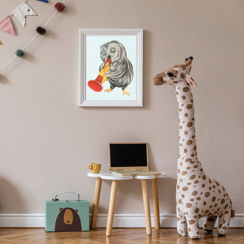 Bébé hibou joue de la trompette - Affiche murale