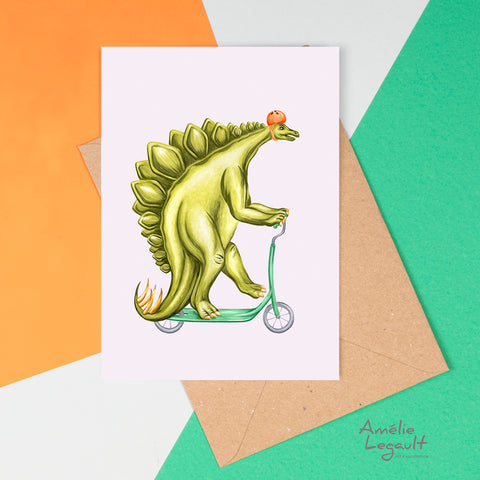 carte de fête de stégosaure, carte d'anniversaire de dinosaure en trottinette par Amélie Legault 